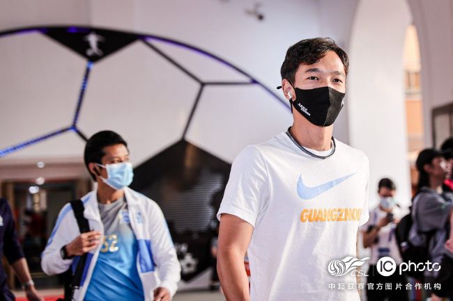 共妻高肉双腿打开